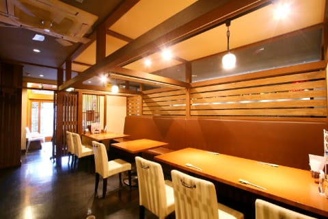 テーブル席　写真